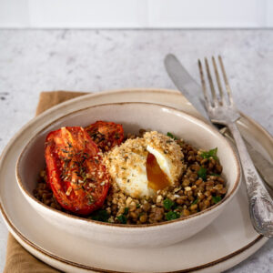 lenticchie con pomodoro arrosto e uovo pochè alla dukka