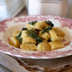 gnocchi con farina di ceci