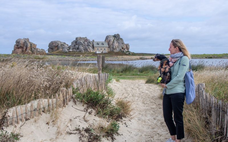 La casa tra le rocce di Plougrescant