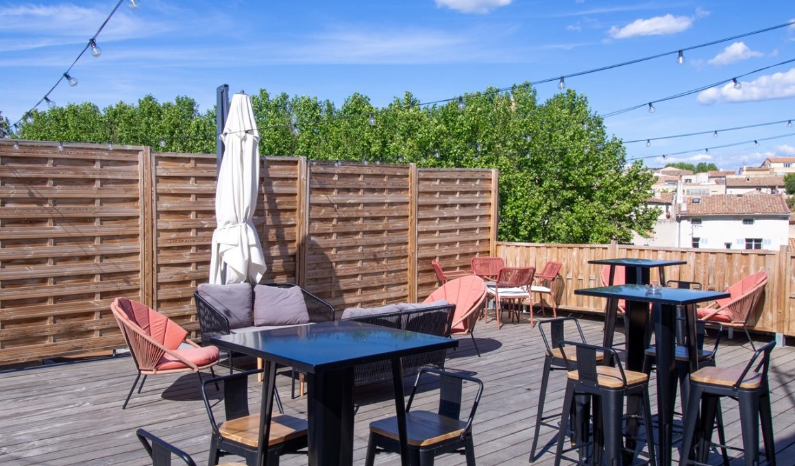 La terrazza panoramica dell'Hotel Escaletto che affaccia sui tetti di Aix-en-Provence