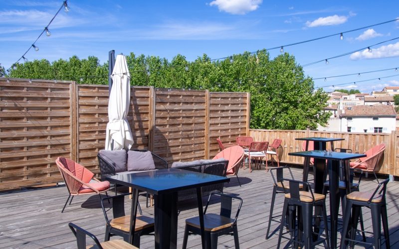 La terrazza panoramica dell'Hotel Escaletto che affaccia sui tetti di Aix-en-Provence