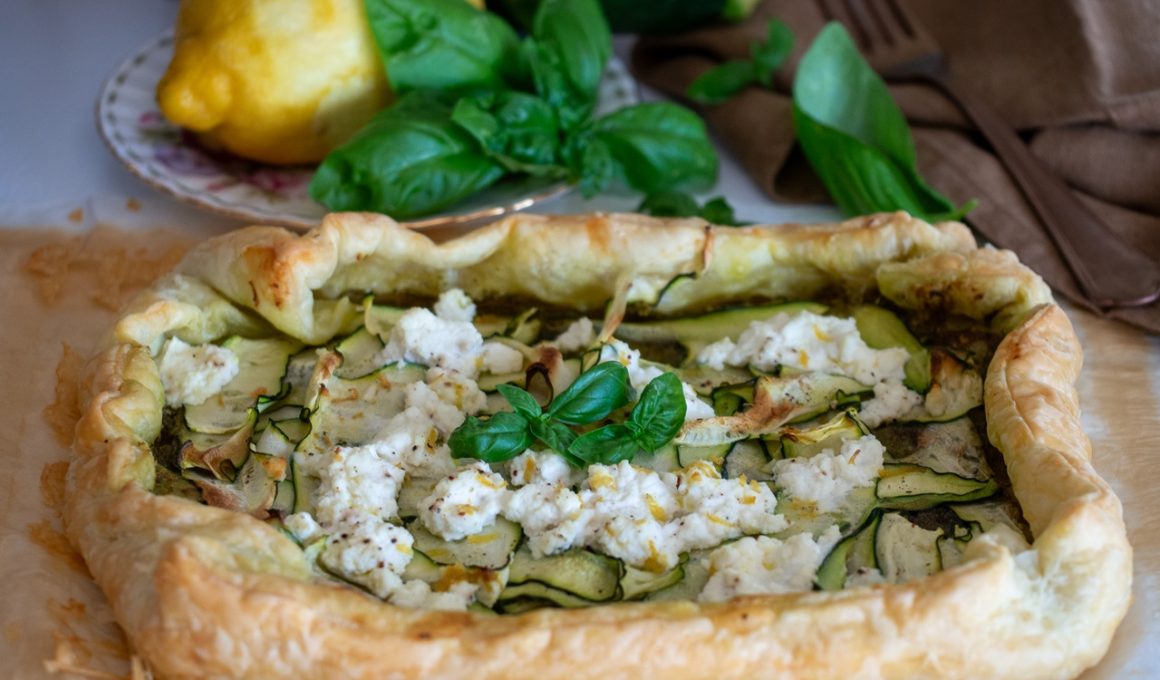Torta salata pesto e zucchine