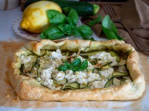 Torta salata pesto e zucchine