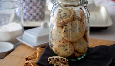 Chocolate chip cookies