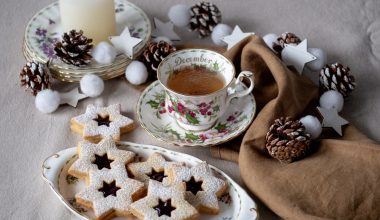 Linzer cookies