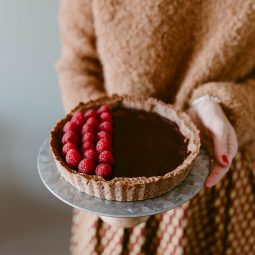 crostata al cacao e confettura di lamponi